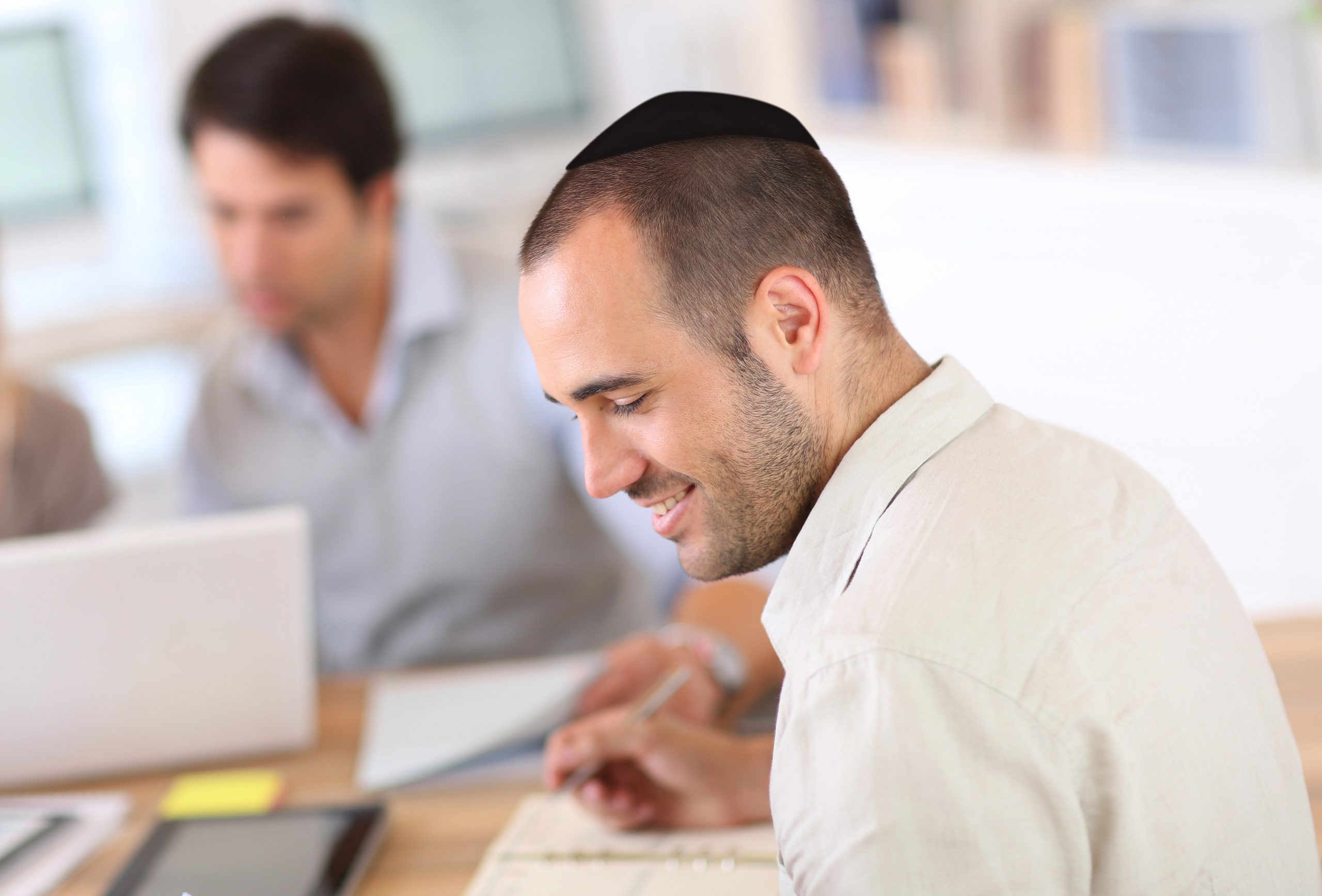 תוכנית מובילים לבוגרי ולבוגרות החינוך החרדי